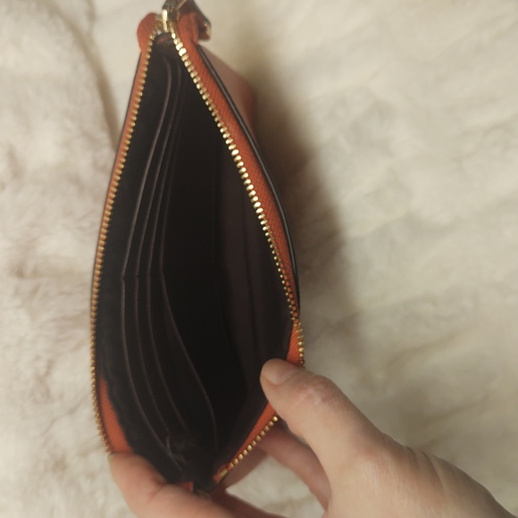 COACH Coral/Salmon Large Wristlet Clutch With Gold Chain Strap EUC - Picture 6 of 16